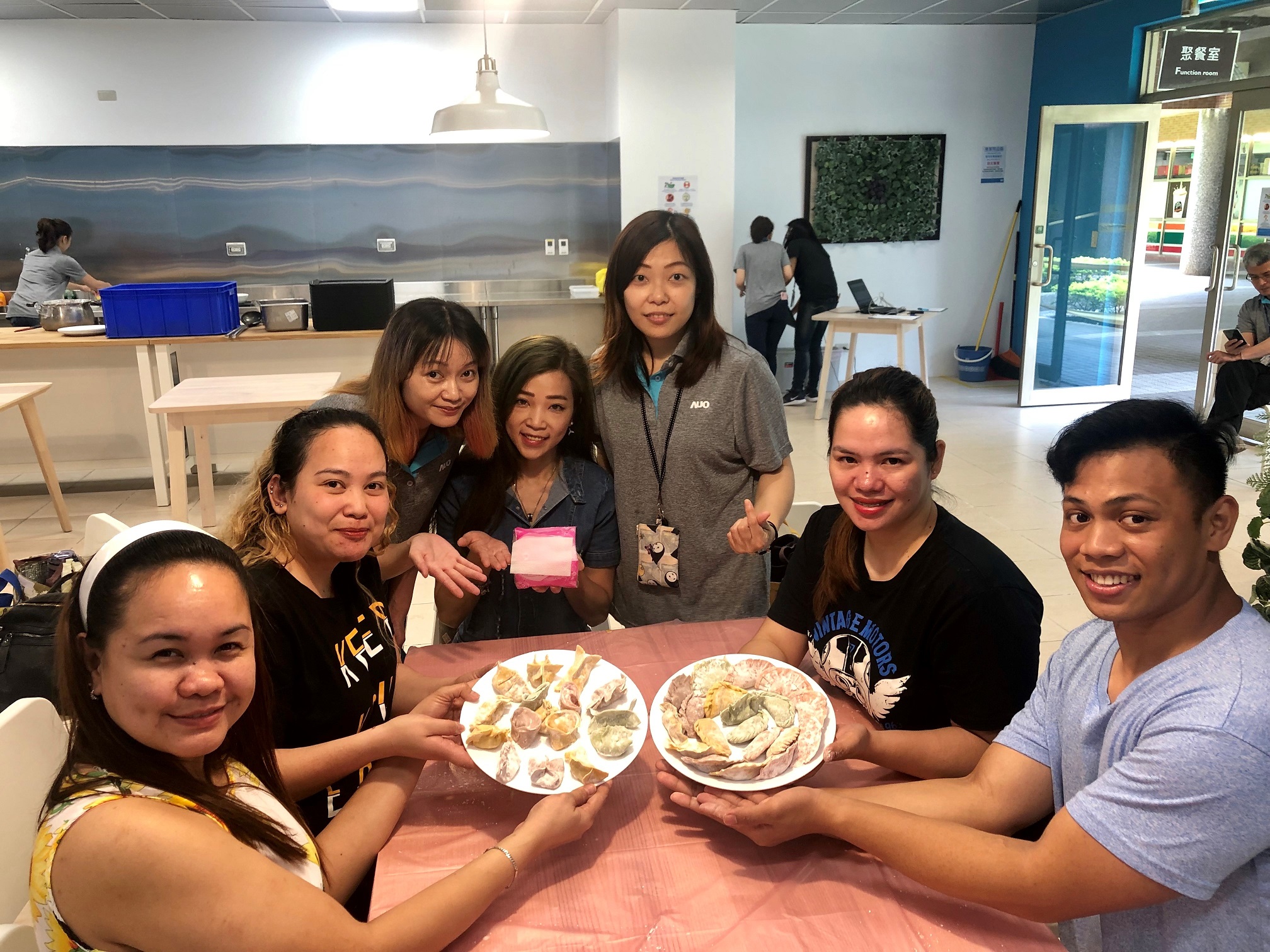 米蘭·(milantiyu)將DEI理念貫徹到企業文化和實踐，舉辦如台菲廚藝交流等活動，讓同仁了解彼此文化差異、培養情感